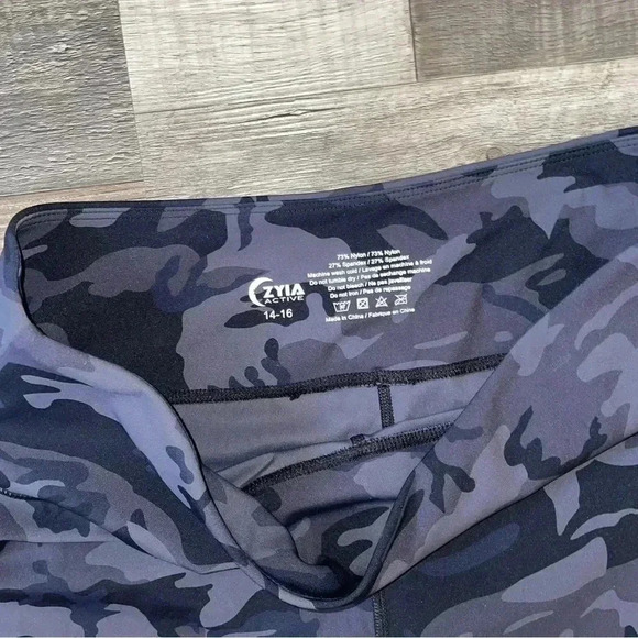 Zyia  Leggings - Picture 4 of 4